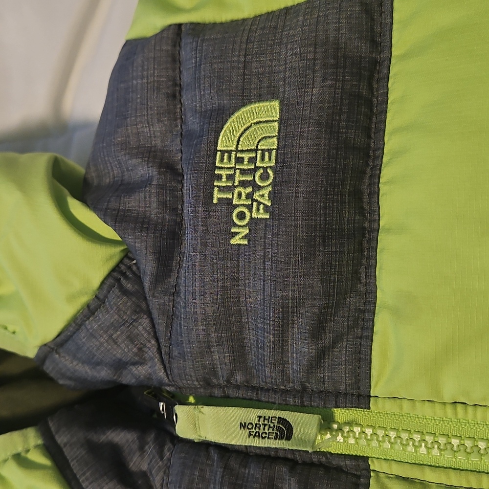 Reversible North Face Jacket - Picture 4 of 12